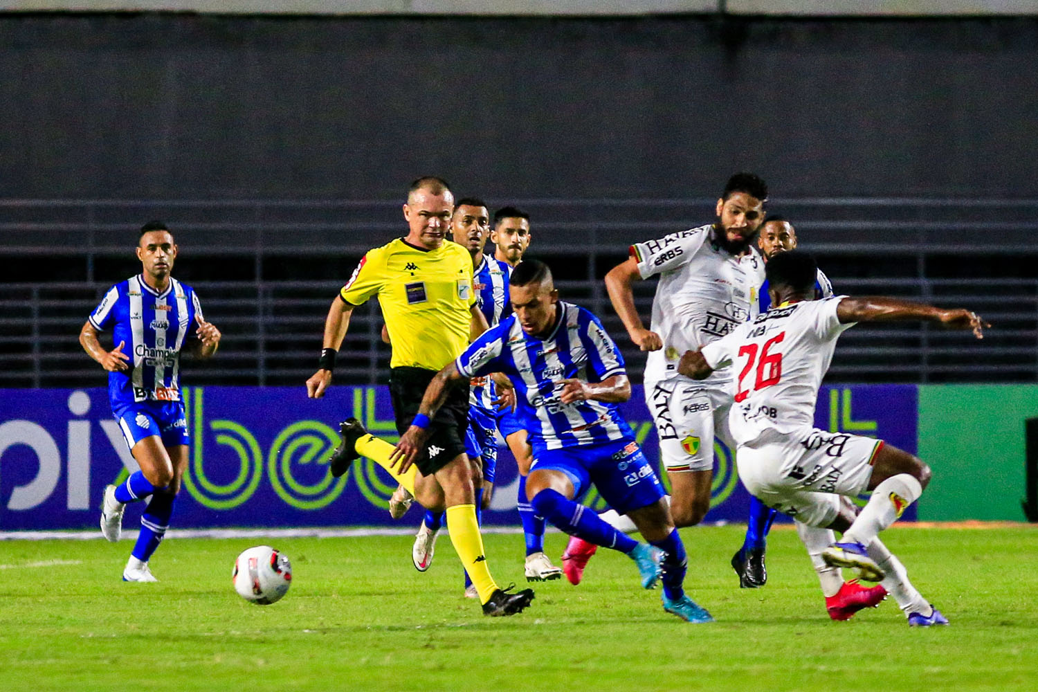 Com quatro vitórias no Trapichão, CSA é o 5º pior mandante da Série B