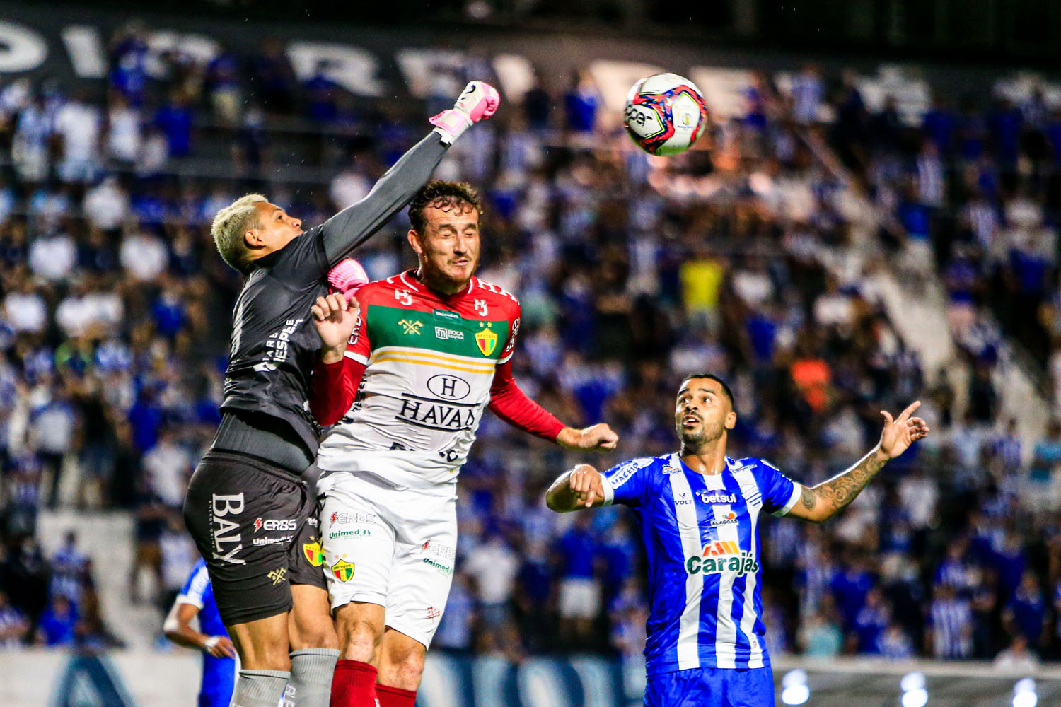 CSA atropela o Brusque, se aproxima do G-4, com 45 pontos, e fica colado ao CRB: 4 a 1