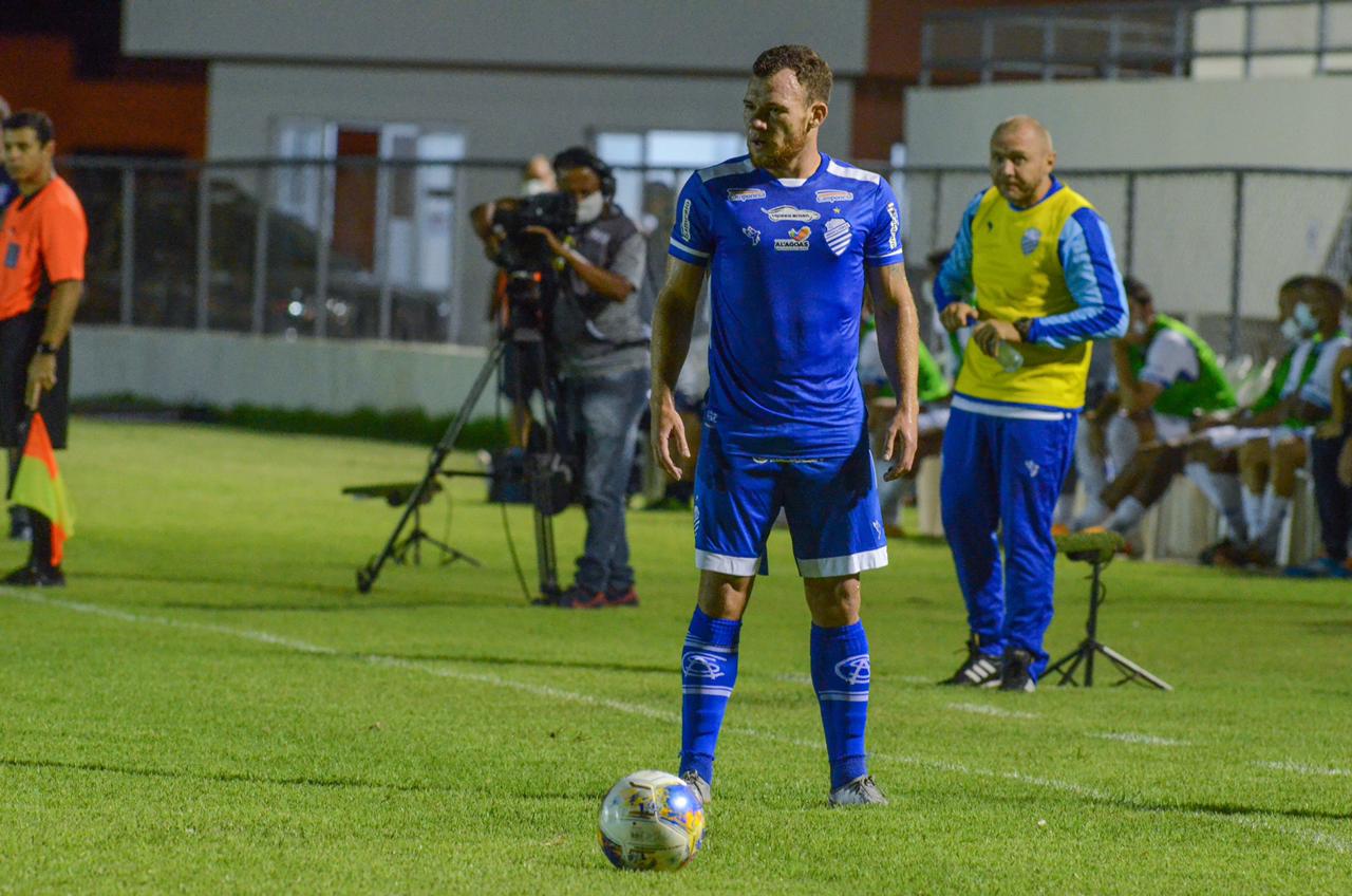 No finalzinho da partida, CSA cede empate ao Confiança: 2 a 2