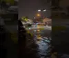 Vídeo: chuvas deixam avenida Amélia Rosa alagada nesta terça imagem
