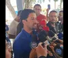 Candidato Rodrigo Cunha vota em Arapiraca e diz querer 'quebrar correntes' imagem
