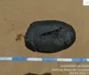Novas manchas de óleo são encontradas em praia de Jequiá da Praia imagem