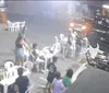 VÍDEO: carro desgovernado invade bar e assusta clientes imagem