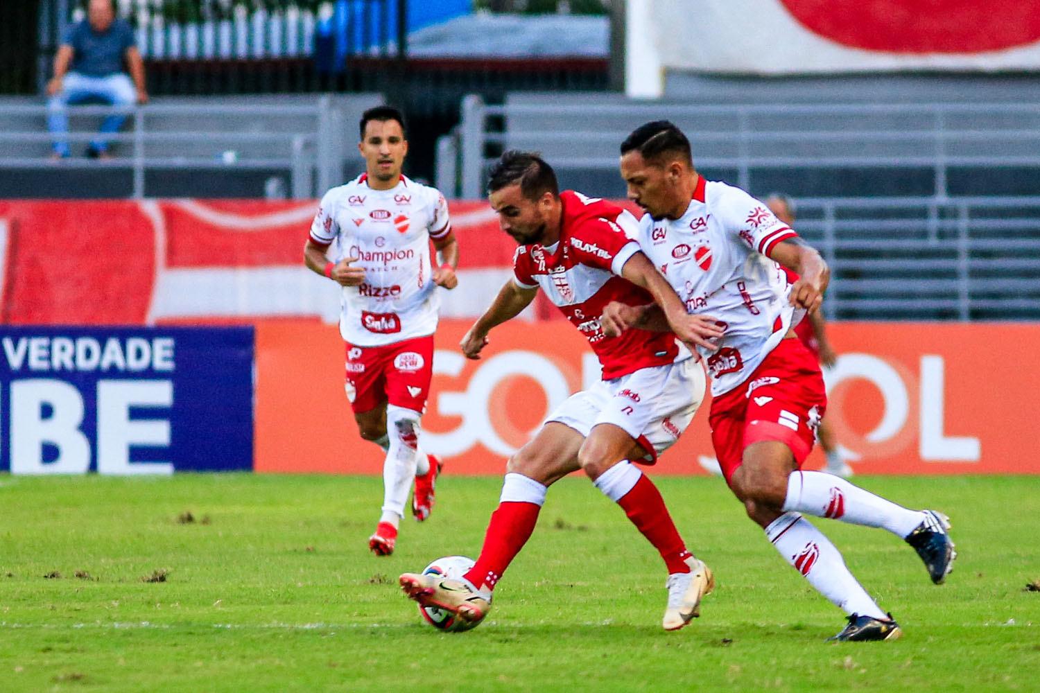 Com gol de Anselmo Ramon, CRB vence Vila Nova e deixa o Z4 da Série B: 1 a 0