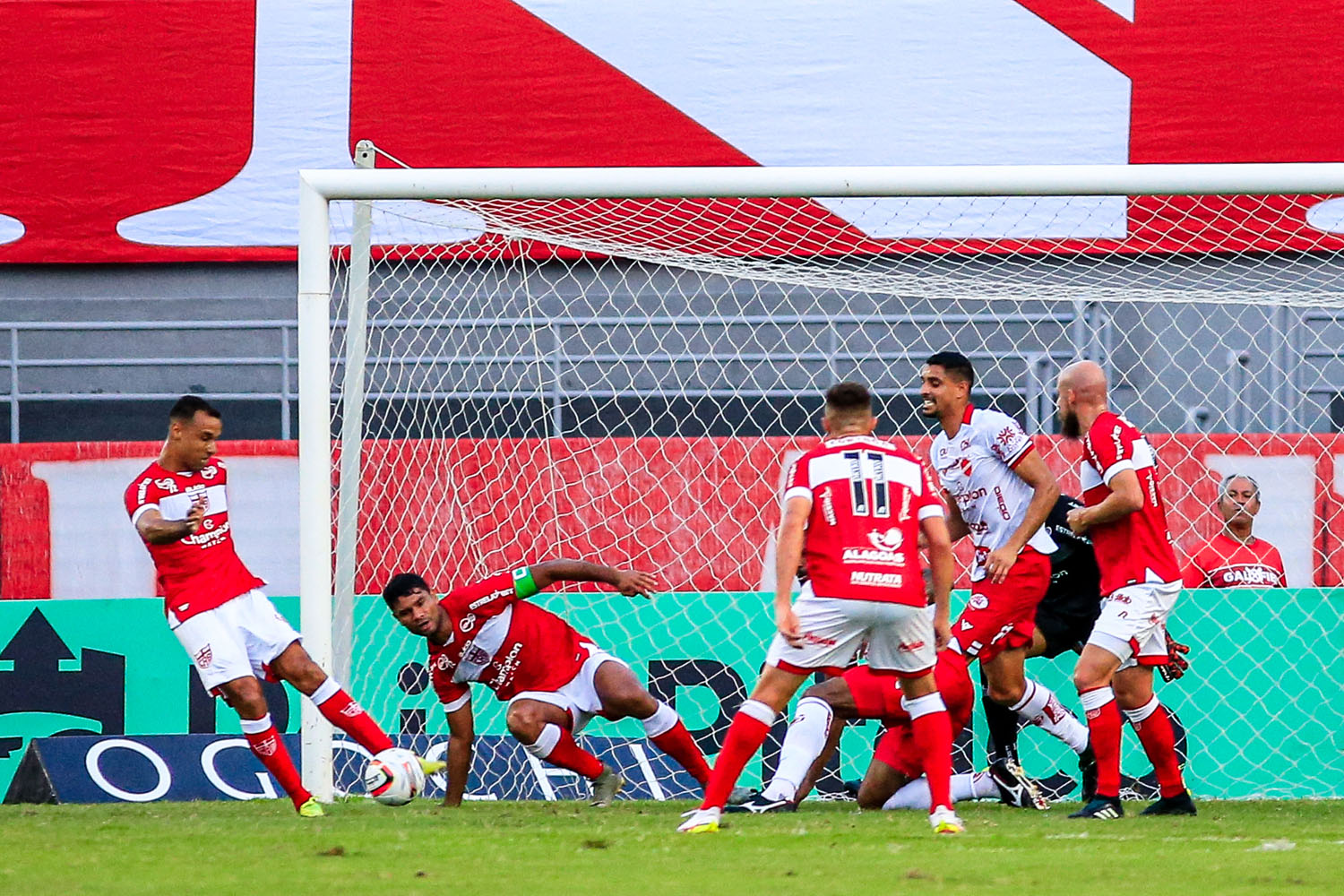 Com gol de Anselmo Ramon, CRB vence Vila Nova e deixa o Z4 da Série B: 1 a 0