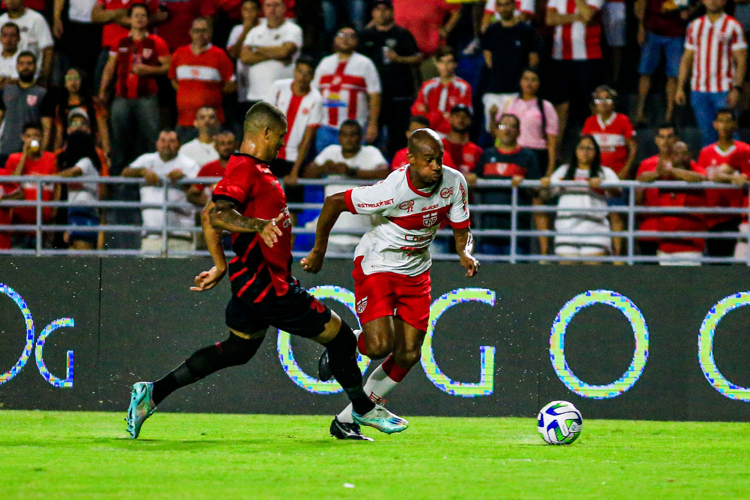 CRB vence Athletico e larga em vantagem na 3ª fase da Copa do Brasil