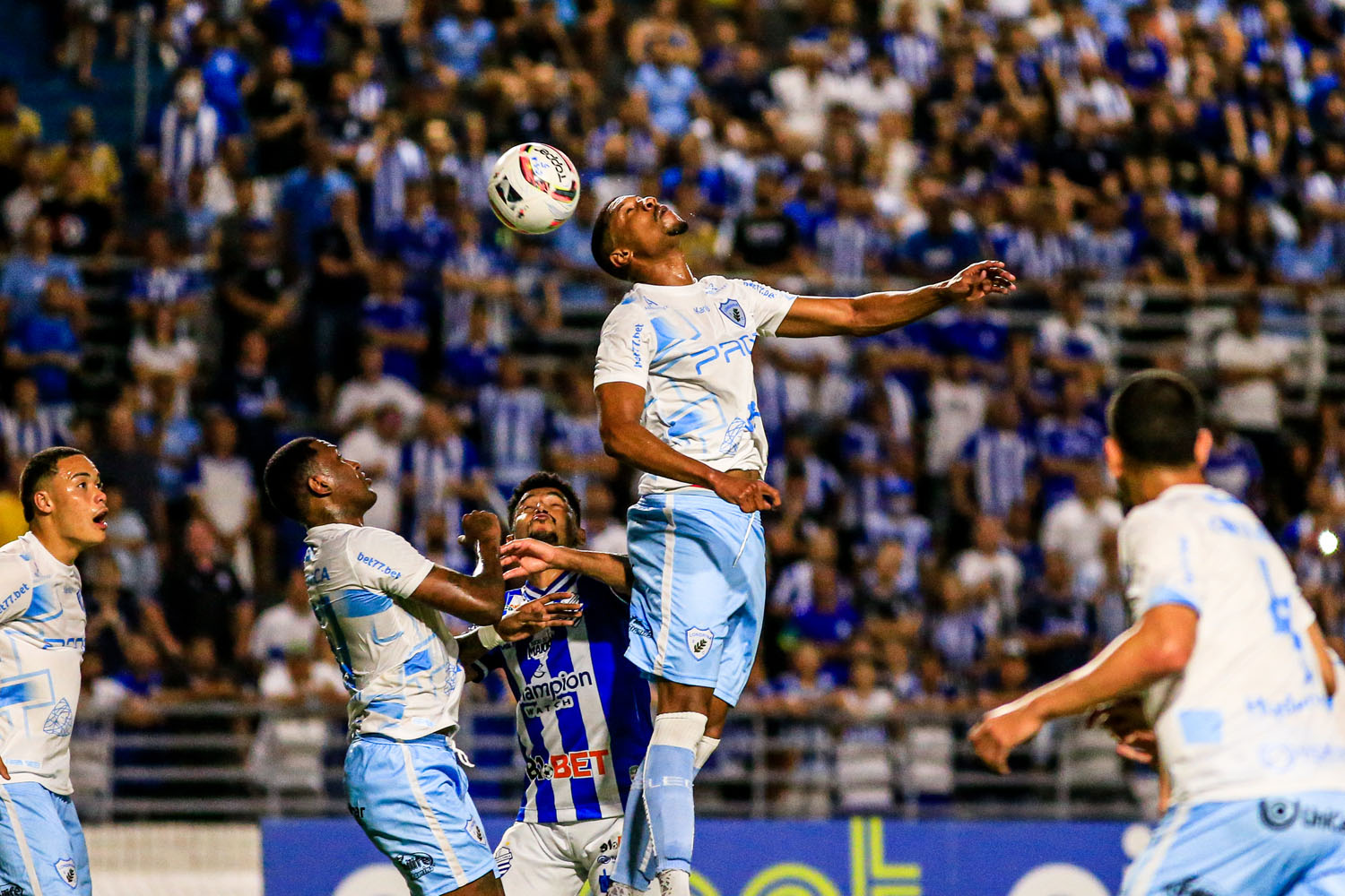 Em noite desastrosa, CSA perde para o Londrina e se aproxima do rebaixamento: 1 a 0