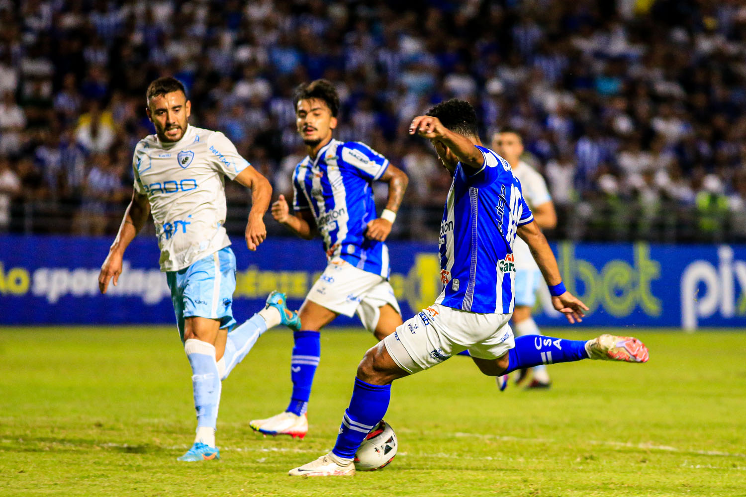 Em noite desastrosa, CSA perde para o Londrina e se aproxima do rebaixamento: 1 a 0