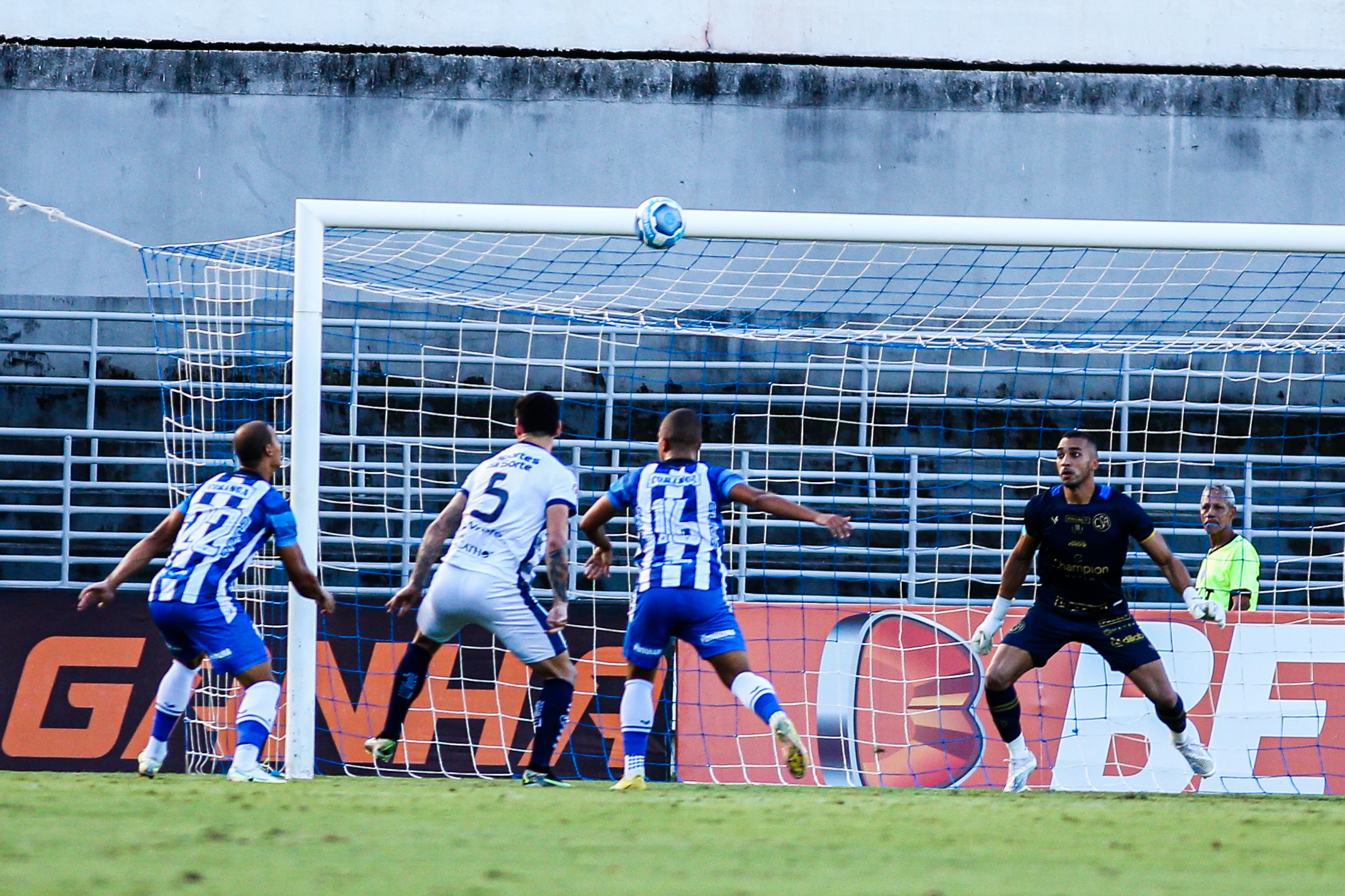CSA encerra sequência negativa, vence São José e encosta no G8: 2x0
