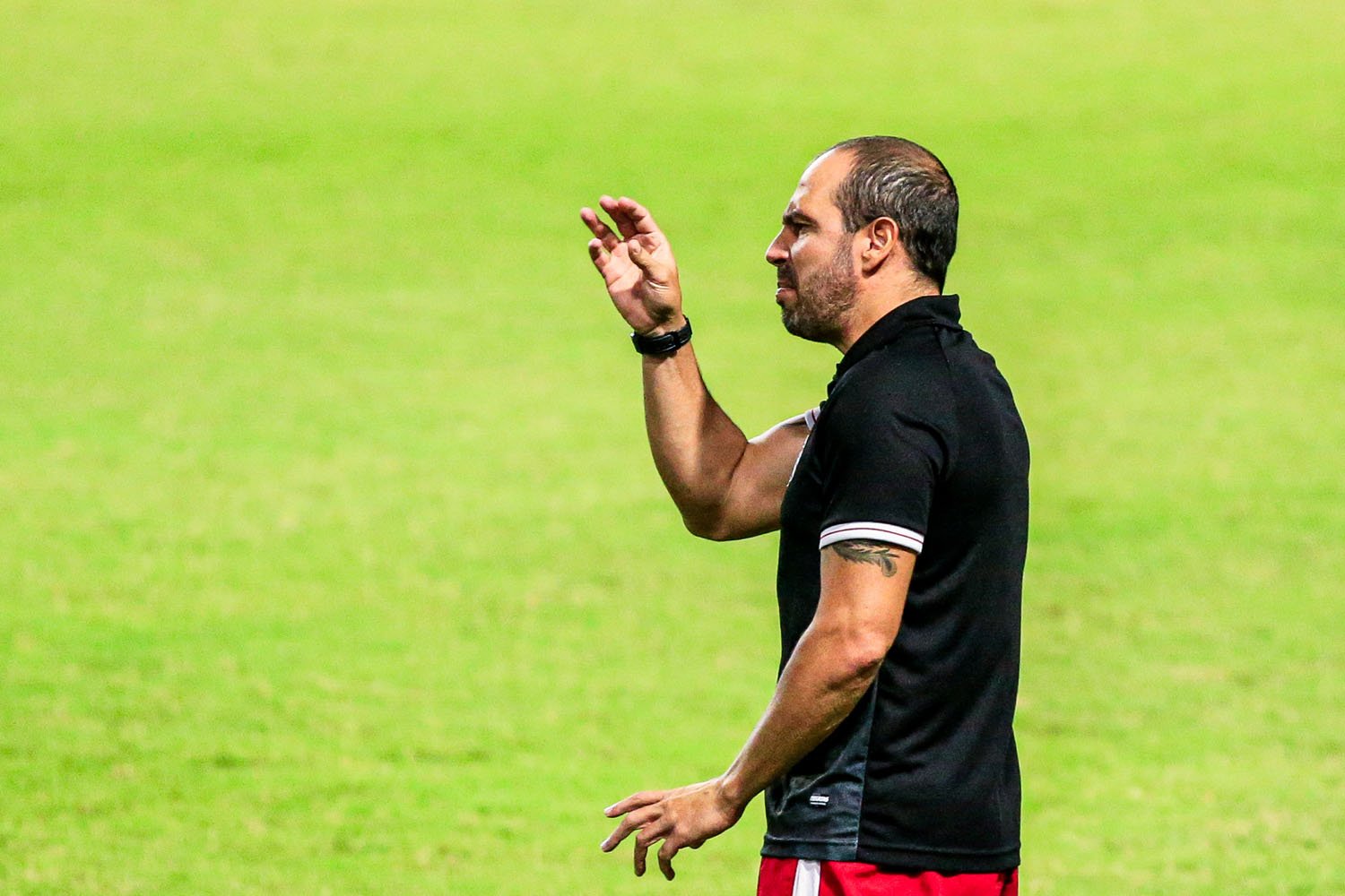 Pablo Dyego é expulso e CRB apenas empata dentro de casa contra o Operário: 0 a 0