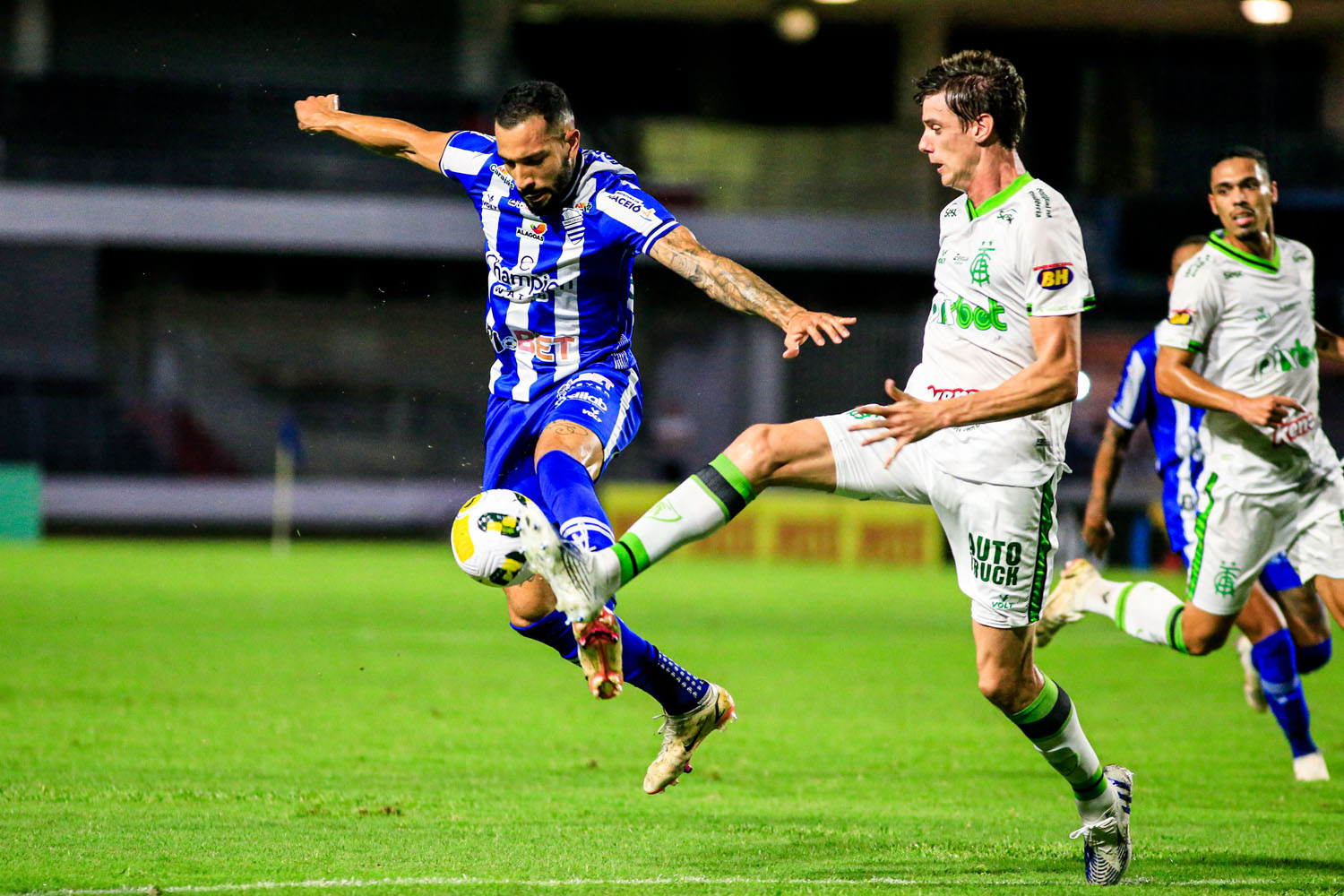 CSA faz péssima partida e assiste ao América-MG abrir vantagem de 3 a 0 na Copa do Brasil