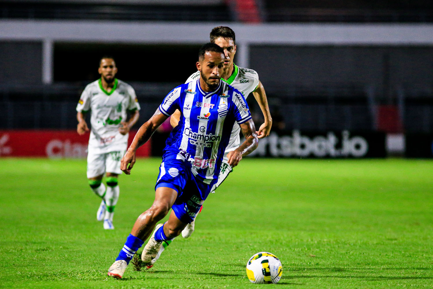 CSA faz péssima partida e assiste ao América-MG abrir vantagem de 3 a 0 na Copa do Brasil