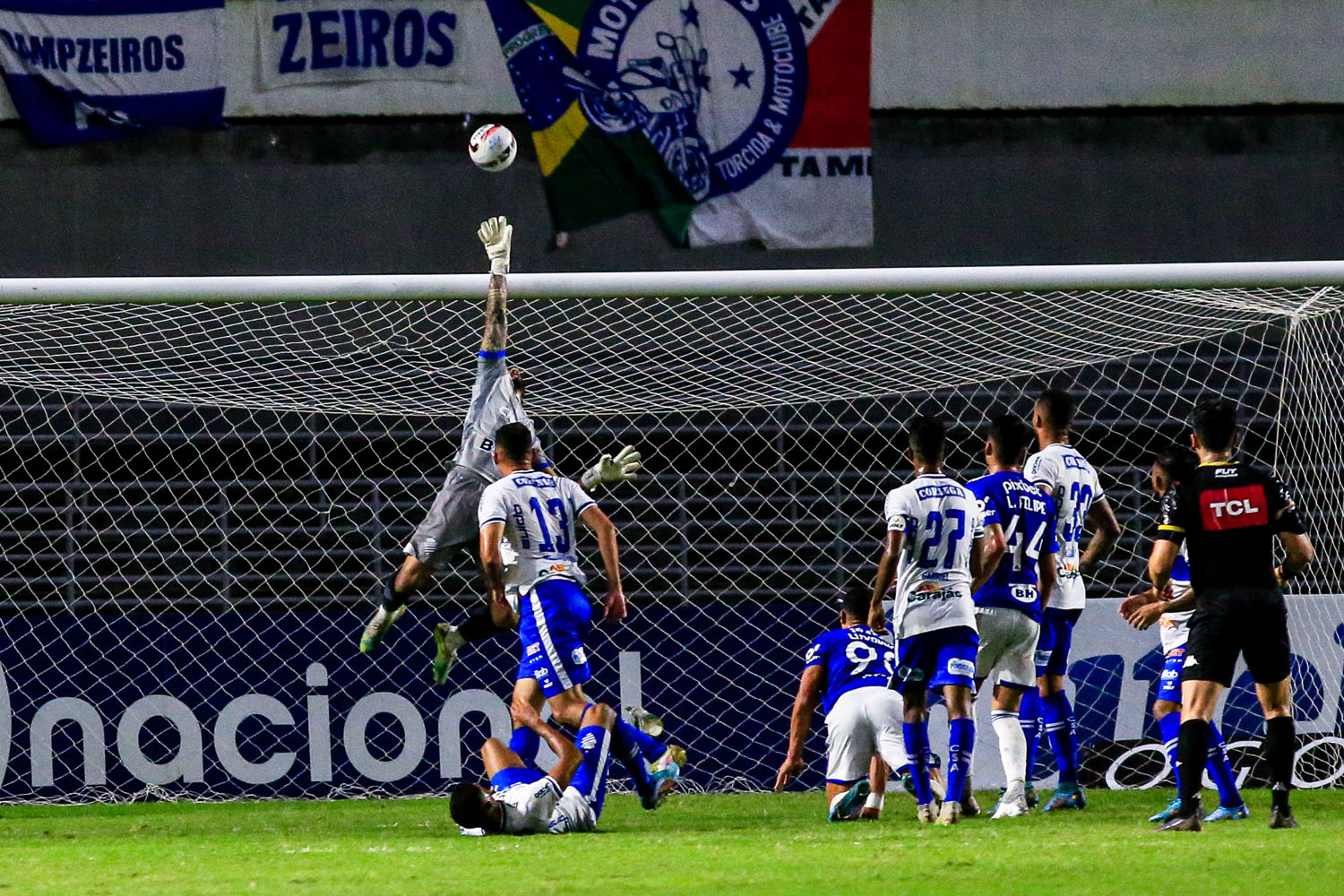 Goleiros foram o destaque do segundo tempo e mantiveram o empate por 1 a 1