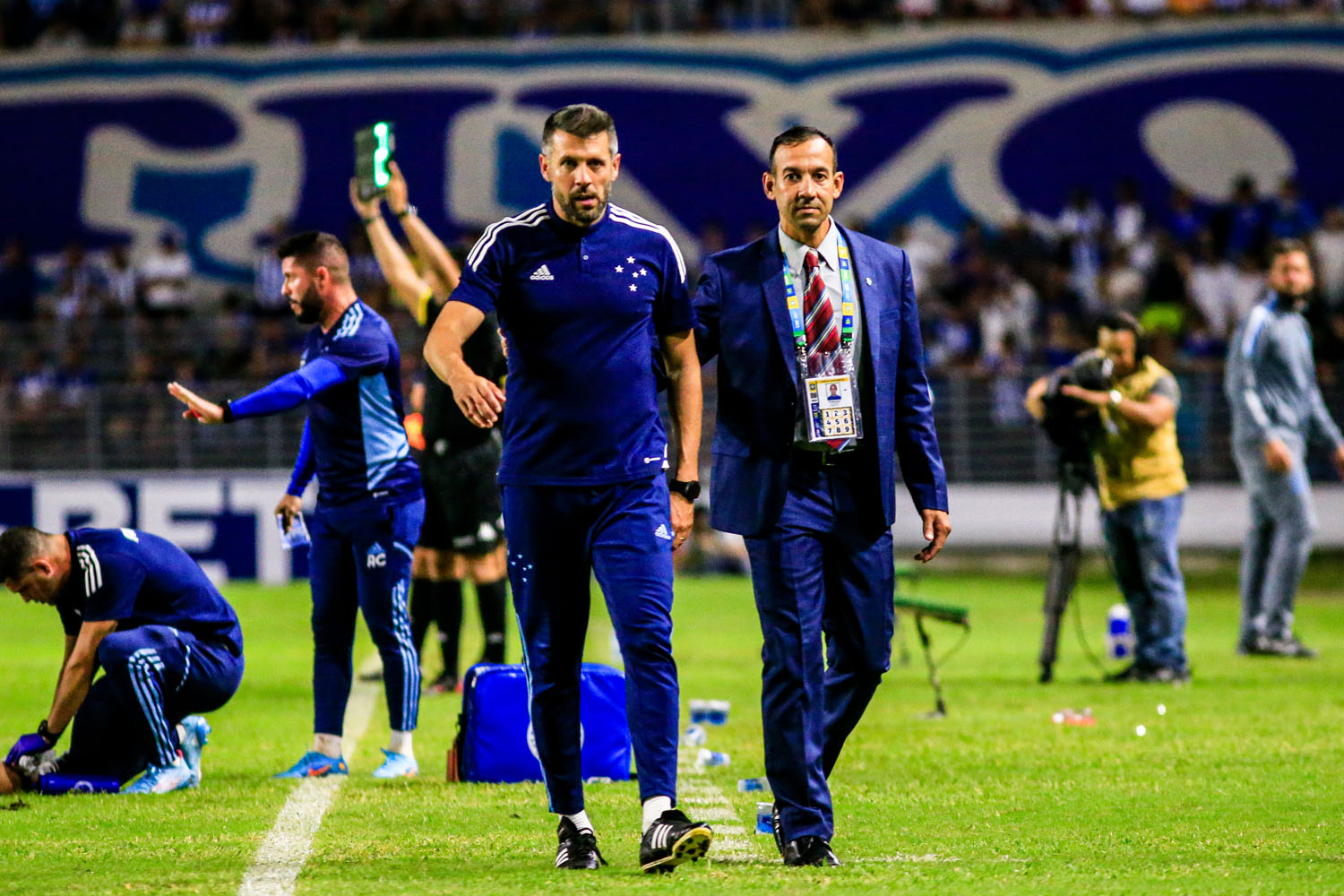 Técnico cruzeirense acabou sendo expulso, após pedir expulsão do lateral Édson