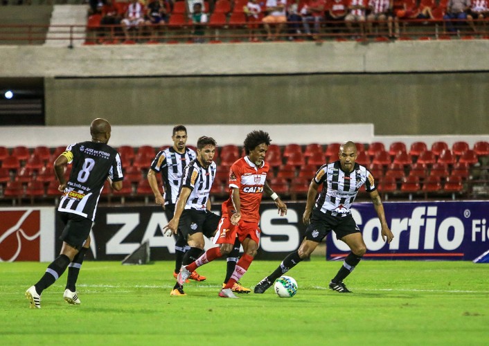 CRB e Tupi se enfrentaram no Estádio Rei Pelé