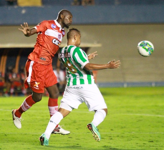 CRB perdeu para o Goiás por 3x0 no Estádio Serra Dourada