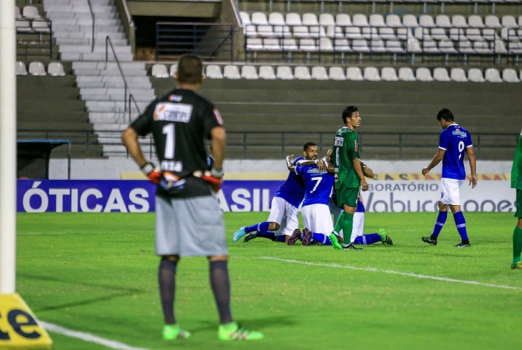 Times se enfrentaram no Estádio Rei Pelé