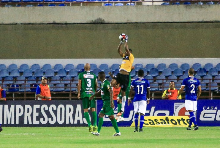 Times se enfrentaram no Estádio Rei Pelé