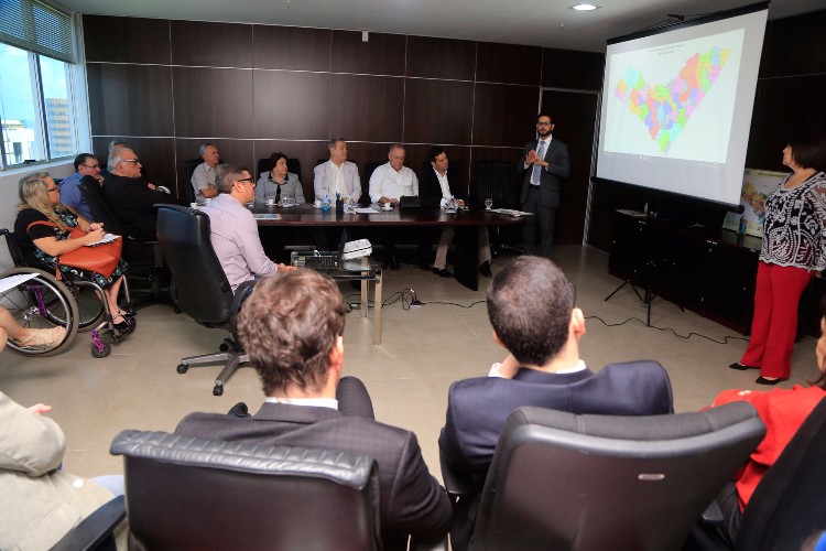 Encontro com ministro, deputados e senadores debateu proposta de rezoneamento para 2018