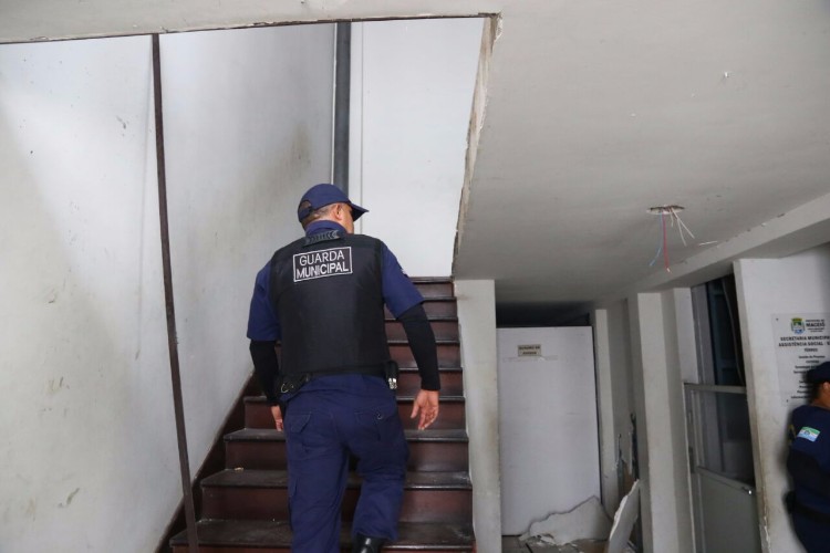Prédio da prefeitura é saqueado