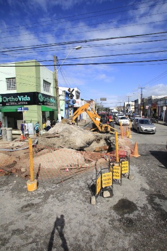 Reparos em tubulação só devem acabar por volta do meio-dia