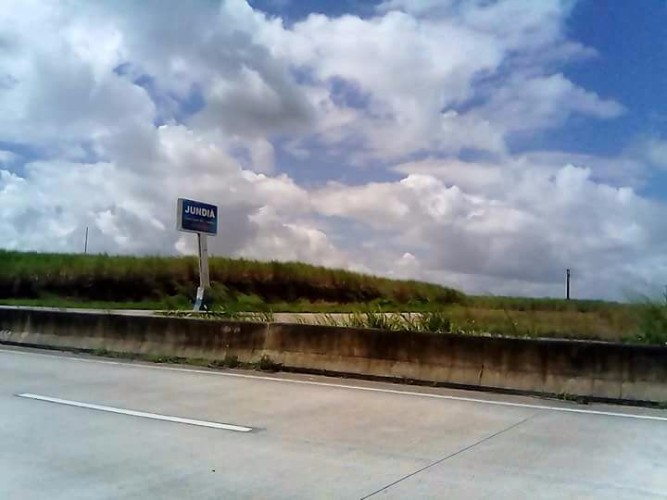 Moradores reclamam da situação da rodovia