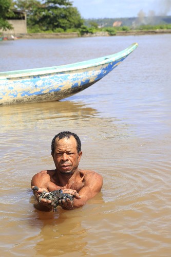 Devido a chuva, a água da lagoa, que antes possuía teor 12 PPM, está doce