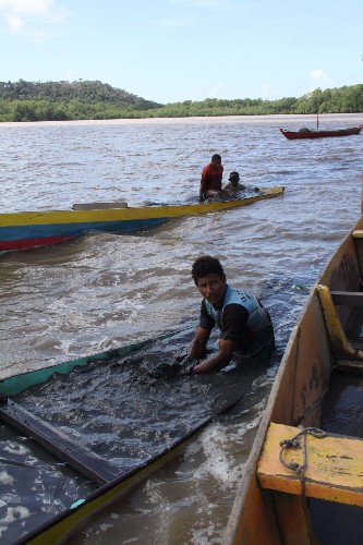 Devido a chuva, a água da lagoa, que antes possuía teor 12 PPM, está doce