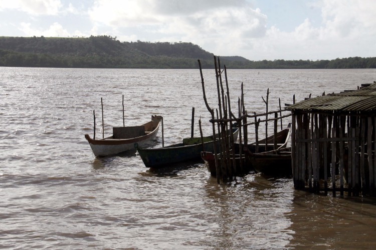 Devido a chuva, a água da lagoa, que antes possuía teor 12 PPM, está doce