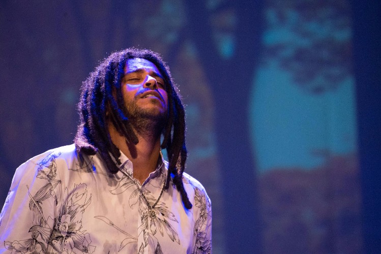Luiz de Assis faz show dentro do Projeto Teatro Deodoro é o Maior Barato