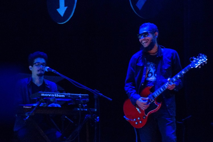 Luiz de Assis faz show dentro do Projeto Teatro Deodoro é o Maior Barato
