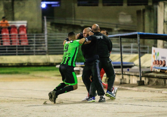 Briga aconteceu na partida entre CRB e América-MG, na última sexta-feira (4), no Estádio Rei Pelé.