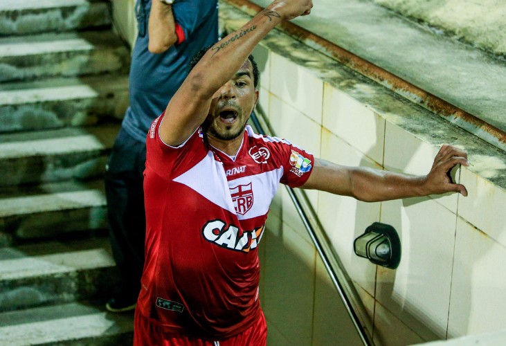 Briga aconteceu na partida entre CRB e América-MG, na última sexta-feira (4), no Estádio Rei Pelé.