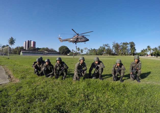 Com a 'Operação Rotores',  o 1º Batalhão de Aviação do Exército desembarcou em Alagoas