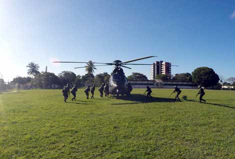 Com a 'Operação Rotores',  o 1º Batalhão de Aviação do Exército desembarcou em Alagoas