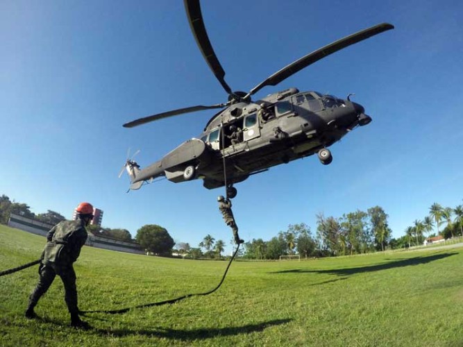 Com a 'Operação Rotores',  o 1º Batalhão de Aviação do Exército desembarcou em Alagoas