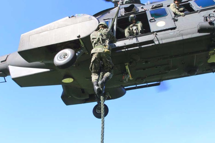 Com a 'Operação Rotores',  o 1º Batalhão de Aviação do Exército desembarcou em Alagoas