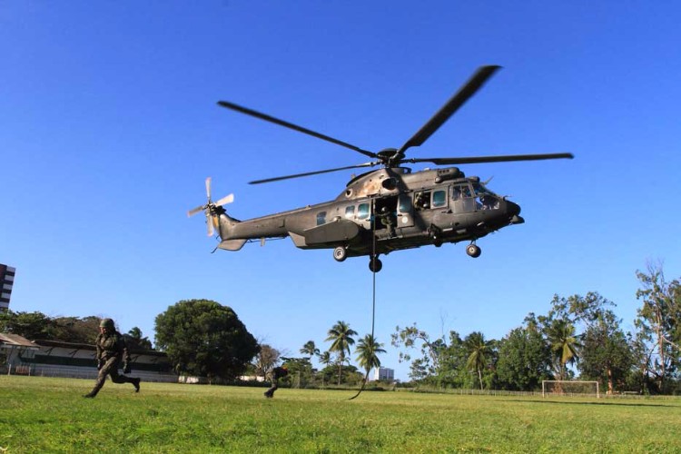 Com a 'Operação Rotores',  o 1º Batalhão de Aviação do Exército desembarcou em Alagoas