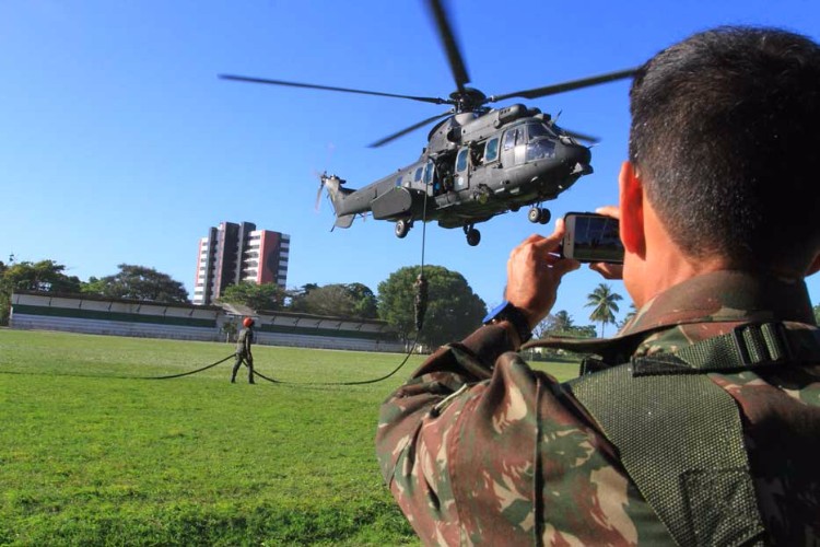 Com a 'Operação Rotores',  o 1º Batalhão de Aviação do Exército desembarcou em Alagoas