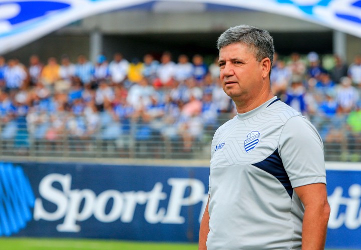 Lance da partida realizada nesta tarde, no Rei Pelé