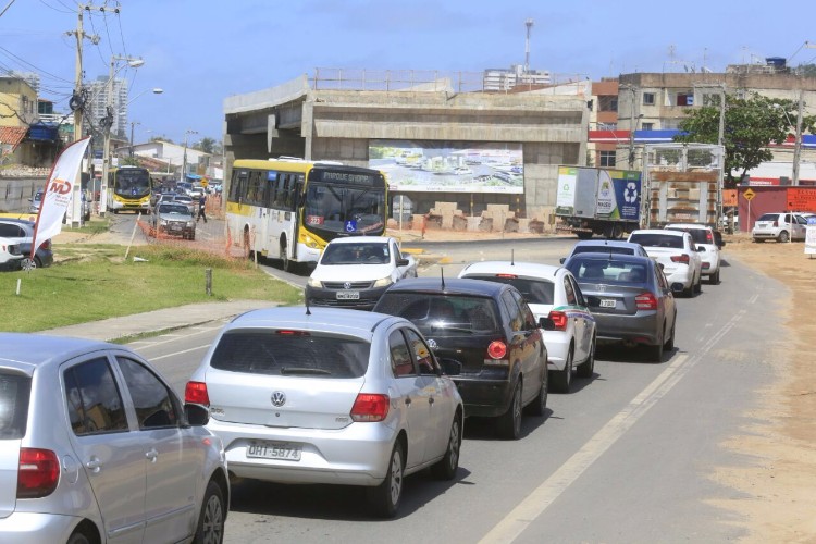 Obras na AL-101 Norte dá  continuidade da construção das galerias celulares no local


