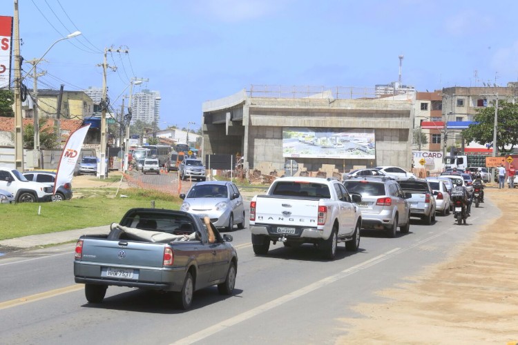 Obras na AL-101 Norte dá  continuidade da construção das galerias celulares no local

