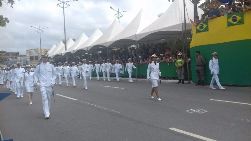 Desfile cívico de 7 de Setembro aconteceu em trecho da orla de Maceió