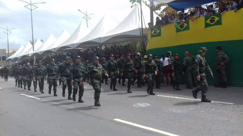 Desfile cívico de 7 de Setembro aconteceu em trecho da orla de Maceió