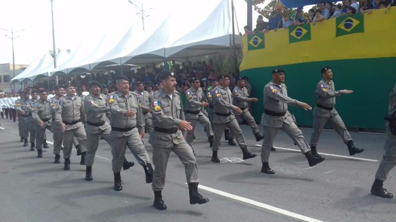 Desfile cívico de 7 de Setembro aconteceu em trecho da orla de Maceió