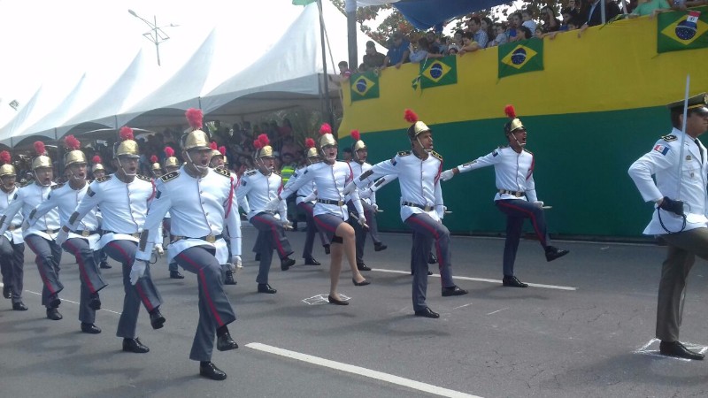 Desfile cívico de 7 de Setembro aconteceu em trecho da orla de Maceió