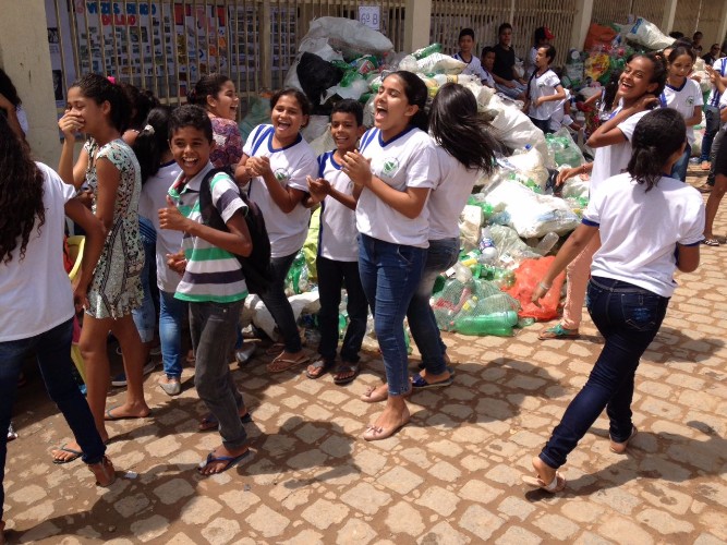 Comunidade acadêmica se envolveu no recolhimento e pesagem do material