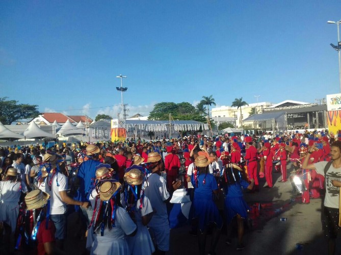 Cerimônia foi marcada por apresentações de escolas e bandas de fanfarra de todo o estado