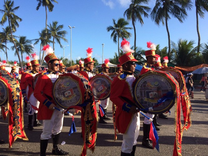 Cerimônia foi marcada por apresentações de escolas e bandas de fanfarra de todo o estado