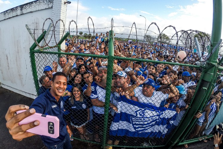 CSA venceu o Tombense por 2 a 0 e está prestes a ir para a Série B